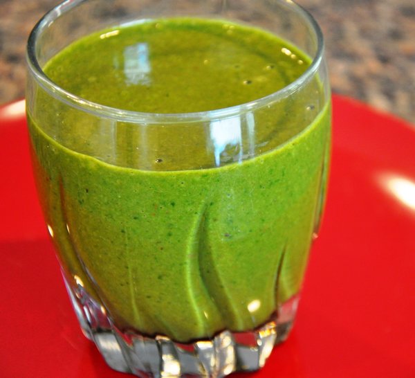Green Healing Smoothie in a Glass